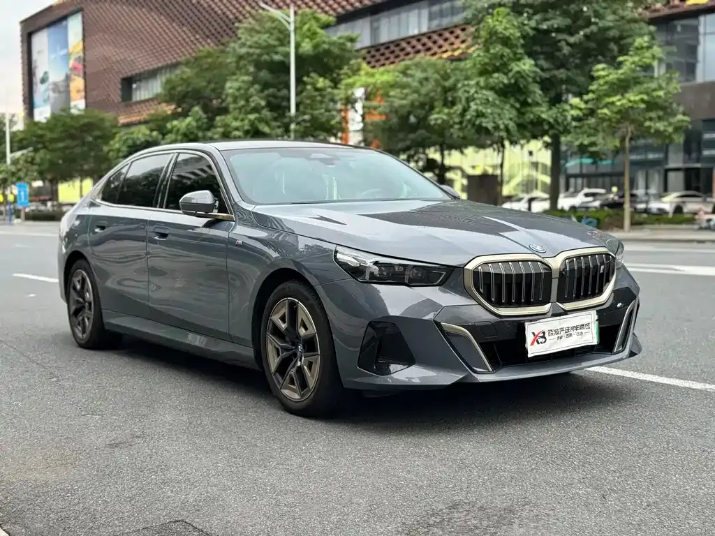 BMW i5 — фото 8