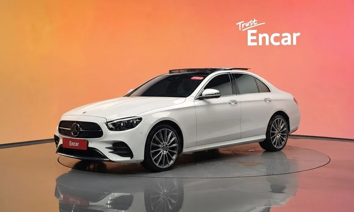 Mercedes-Benz E-Class — фото 1