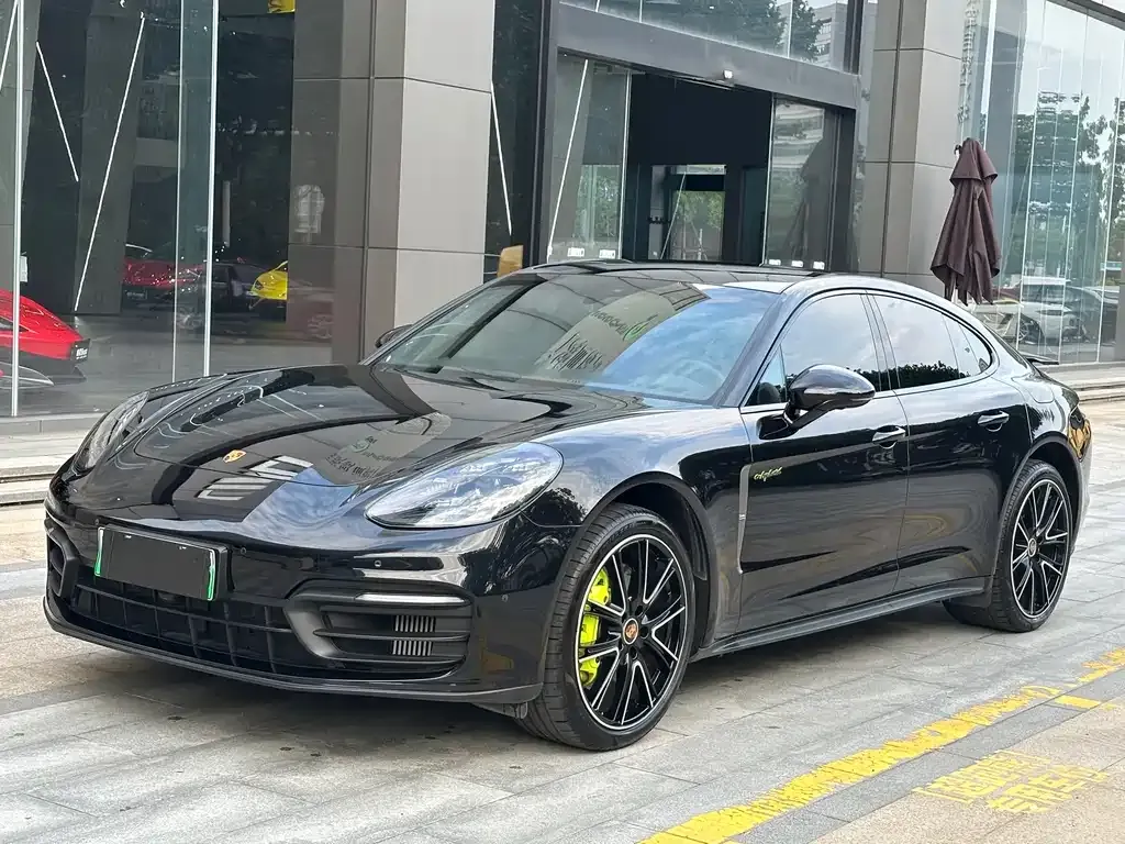 Porsche Panamera Hybrid — фото 1