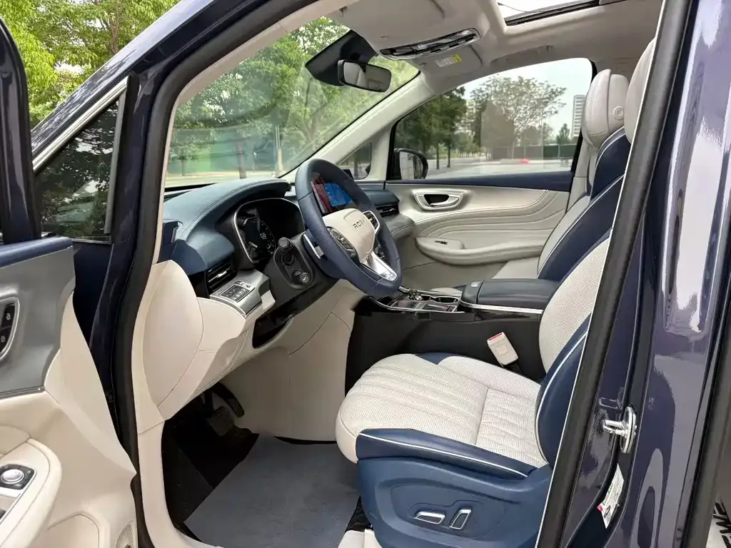 Roewe iMAX8 — фото 2