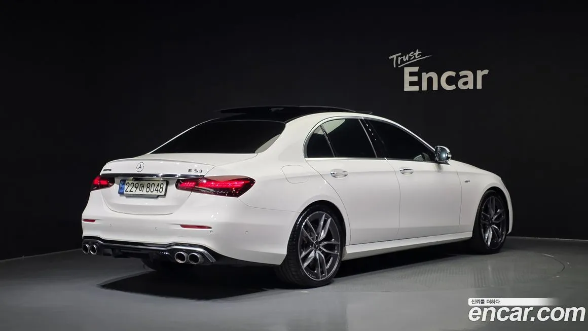 Mercedes-Benz E-Class — фото 5
