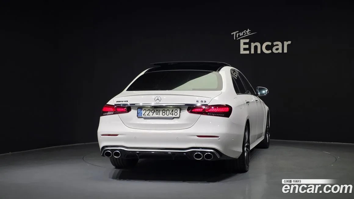 Mercedes-Benz E-Class — фото 2
