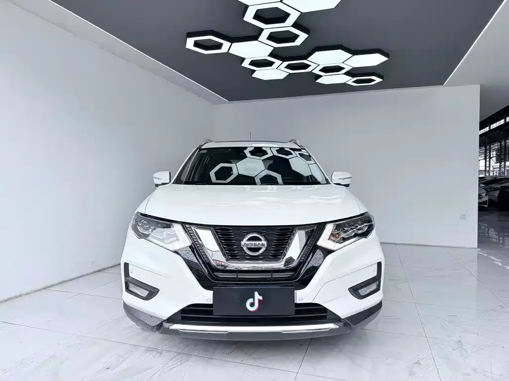Nissan X-Trail — фото 7