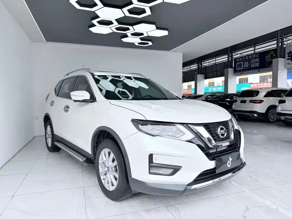 Nissan X-Trail — фото 5