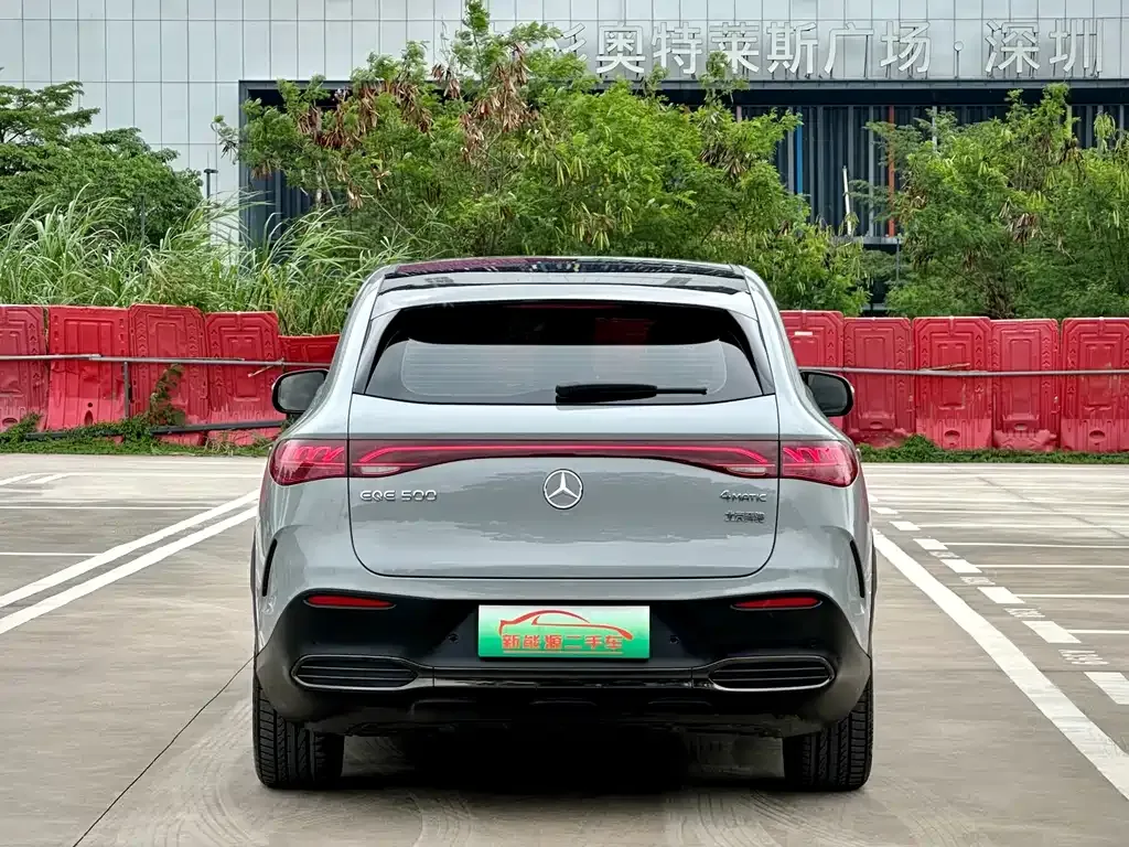 Mercedes-Benz EQE SUV — фото 4