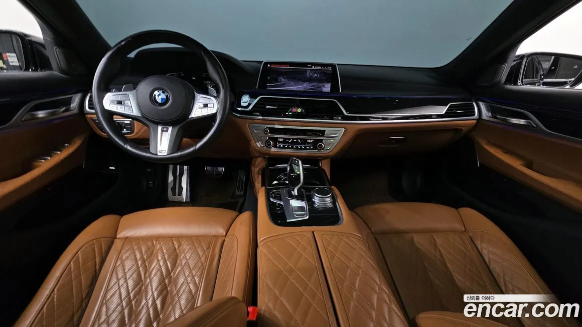 BMW 7-Series — фото 10