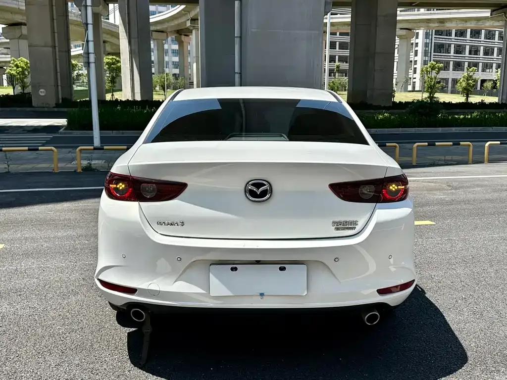 Mazda 3 Axela — фото 5