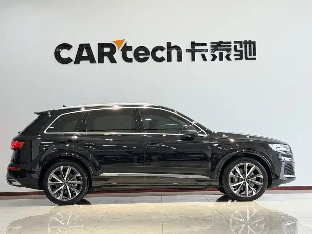 Audi Q7 — фото 5