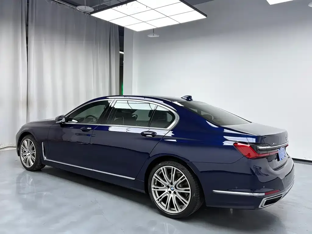 BMW 7 Series — фото 2