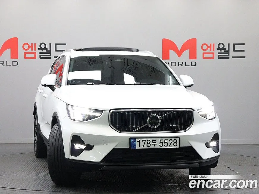 Volvo XC40 — фото 3