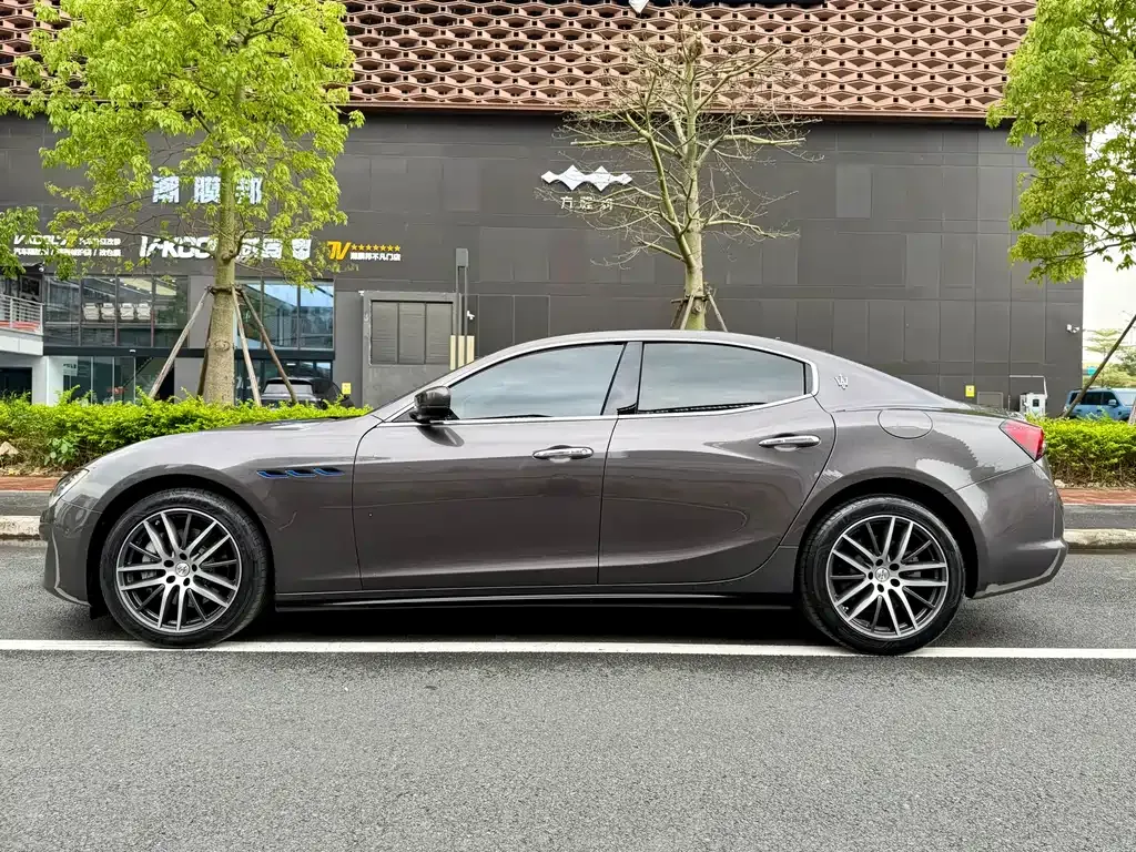 Maserati Ghibli — фото 10