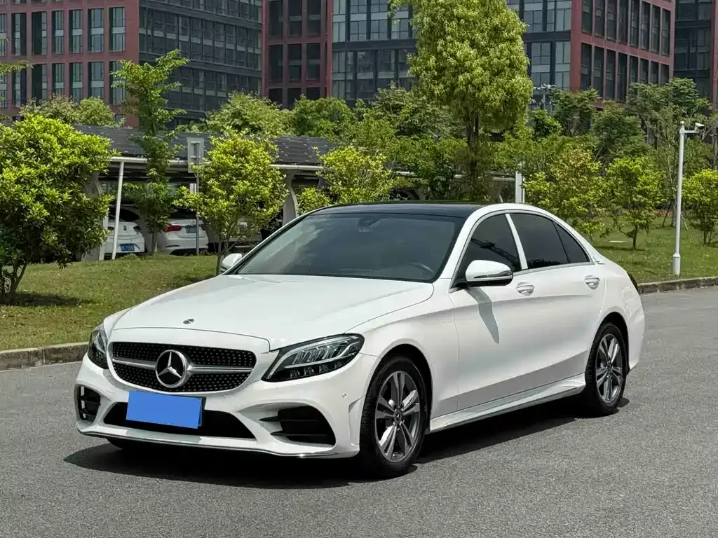 Mercedes-Benz C-Class — фото 1
