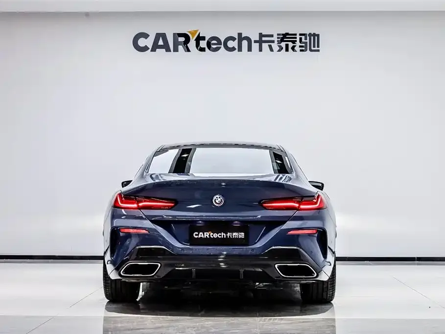 BMW 8 Series — фото 2