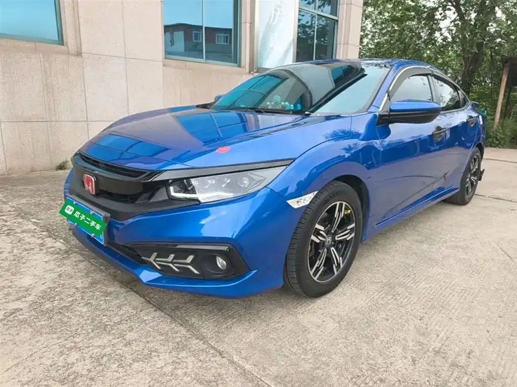 Honda Civic — фото 1