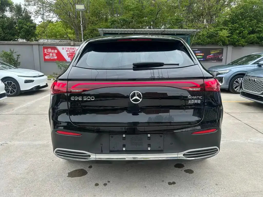 Mercedes-Benz EQE SUV — фото 10
