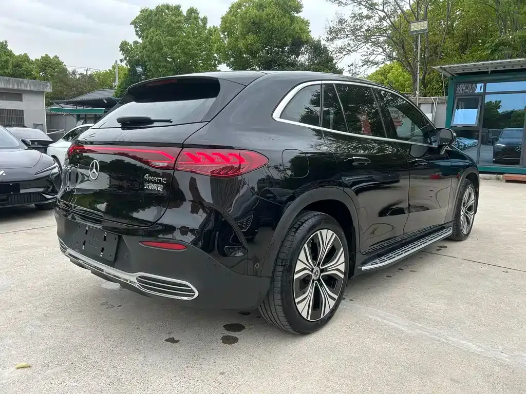 Mercedes-Benz EQE SUV — фото 8