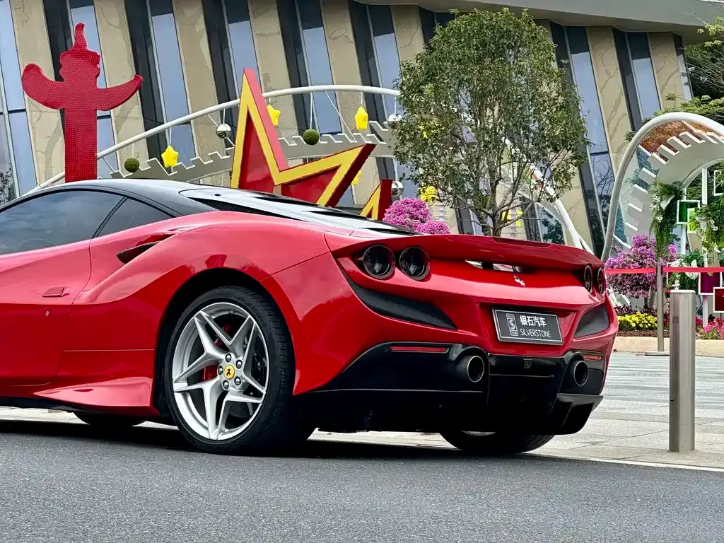 Ferrari F8 — фото 7