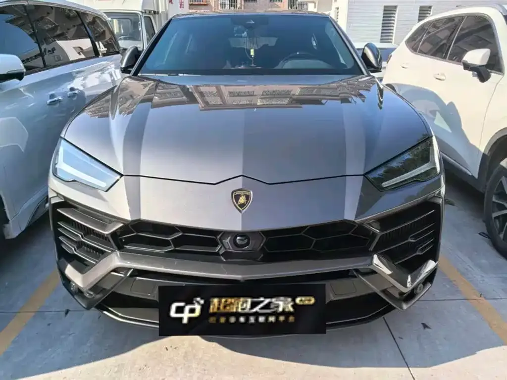 Lamborghini Urus — фото 1