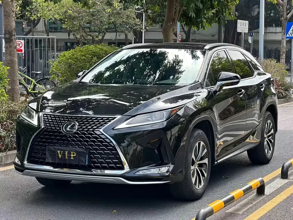 Lexus RX — фото 1