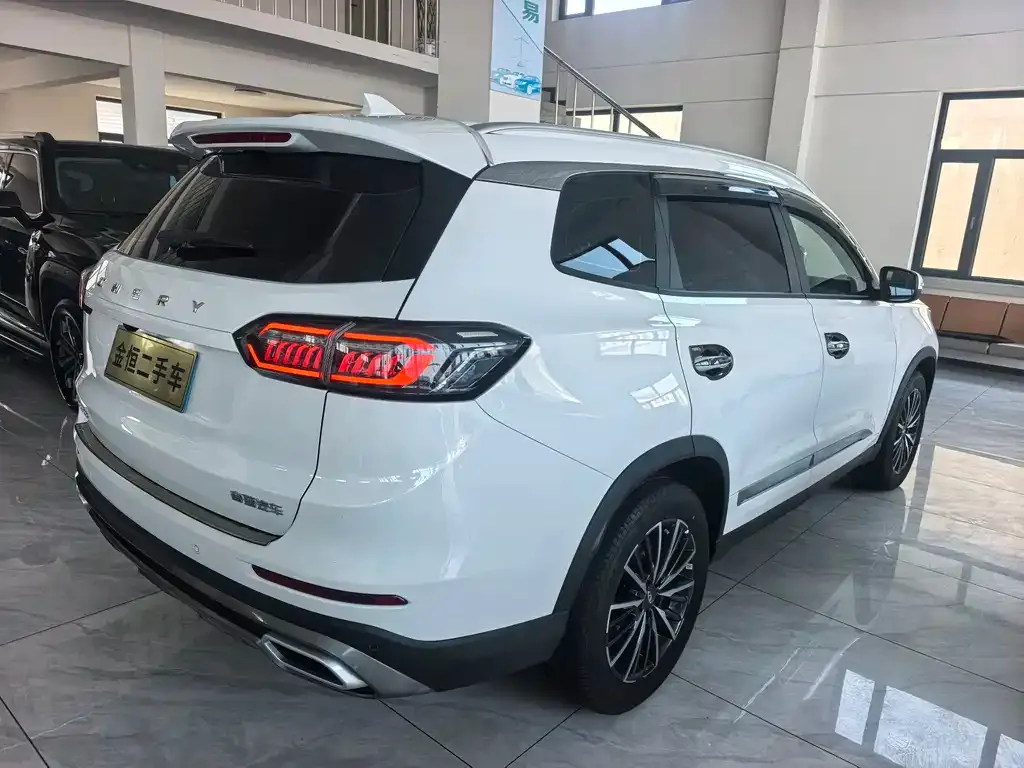 Chery Tiggo 8 — фото 5