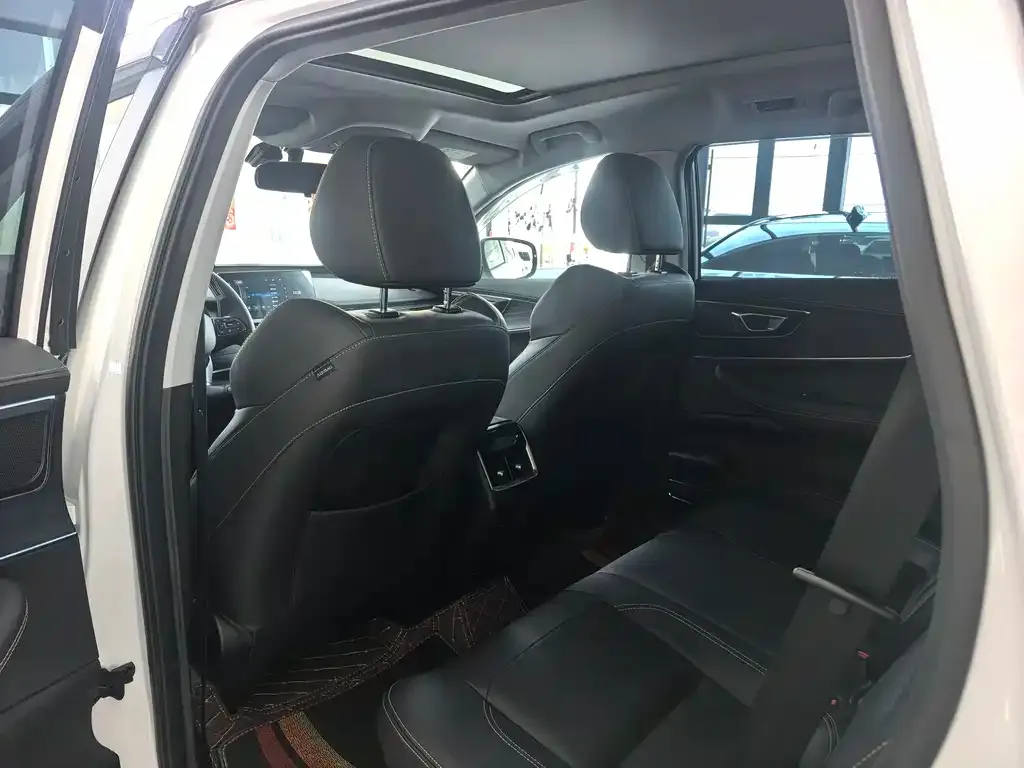Chery Tiggo 8 — фото 2