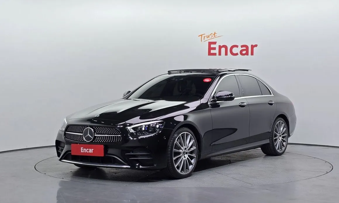 Mercedes-Benz E-Class — фото 1