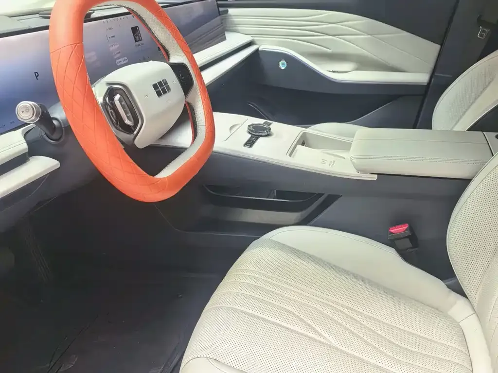Geely Galaxy E8 — фото 10