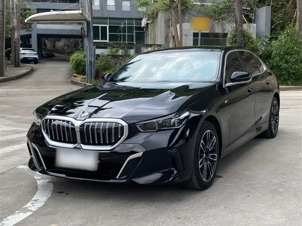 BMW 5 Series — фото 9
