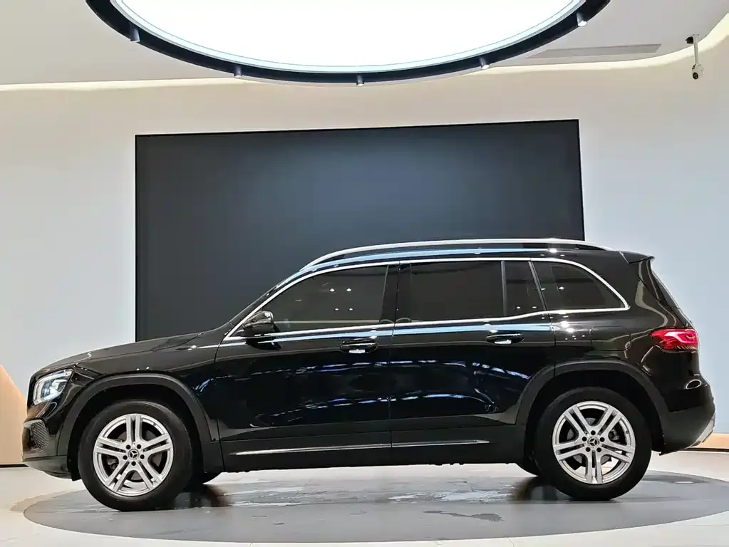 Mercedes-Benz GLB — фото 5