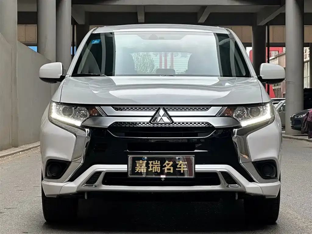 Mitsubishi Outlander — фото 6