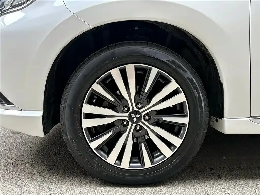 Mitsubishi Outlander — фото 4