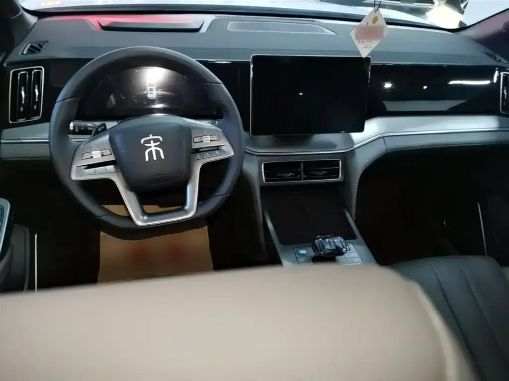 BYD L DM-i — фото 2