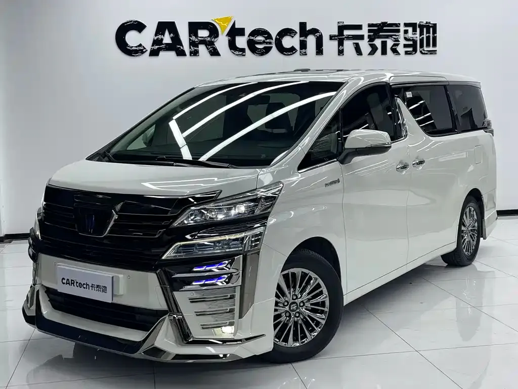 Toyota Vellfire — фото 1