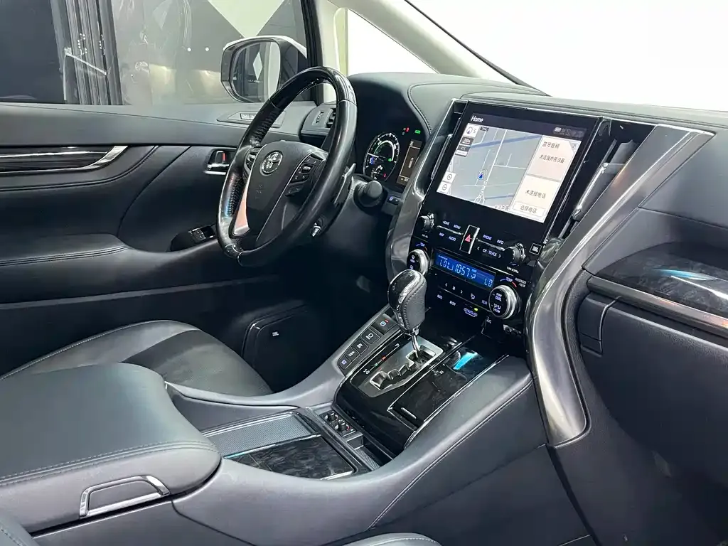 Toyota Vellfire — фото 3