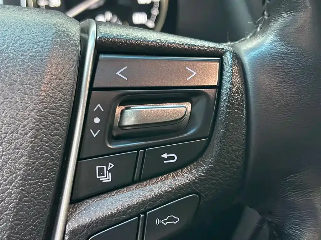 Toyota Vellfire — фото 5