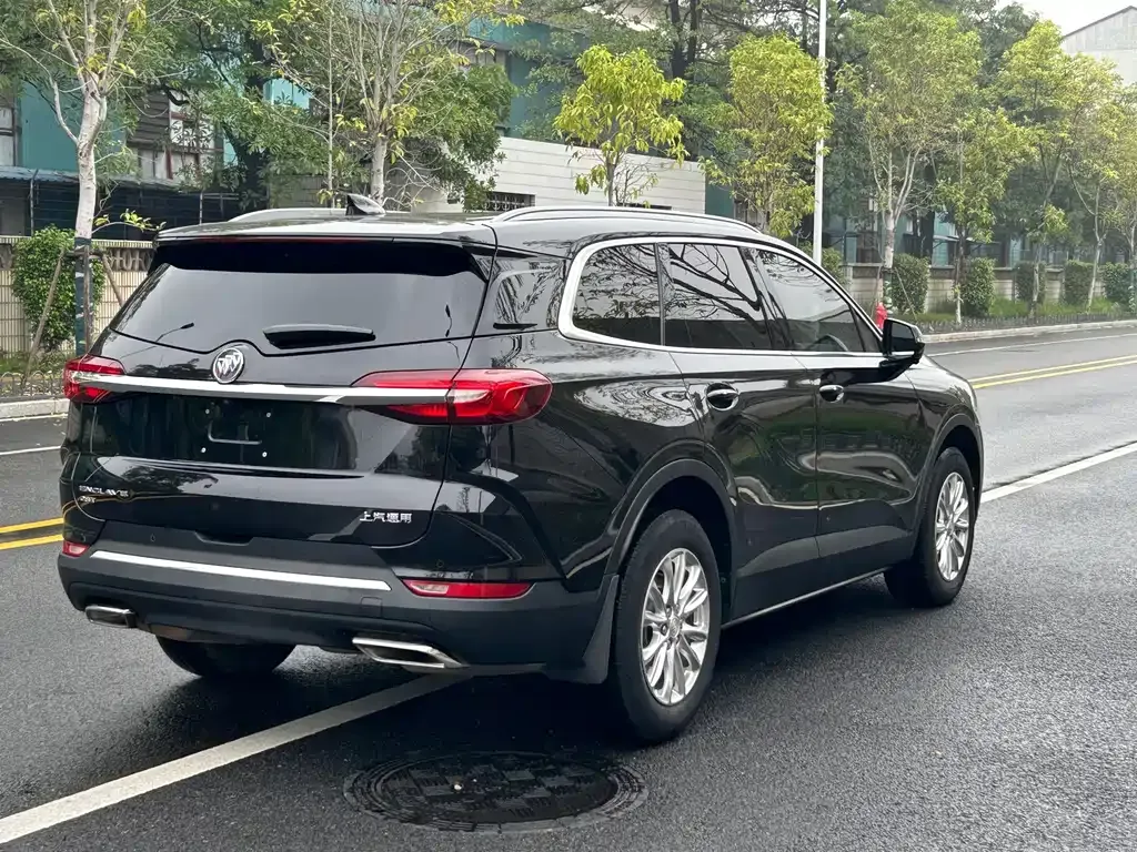 Buick Enclave — фото 9