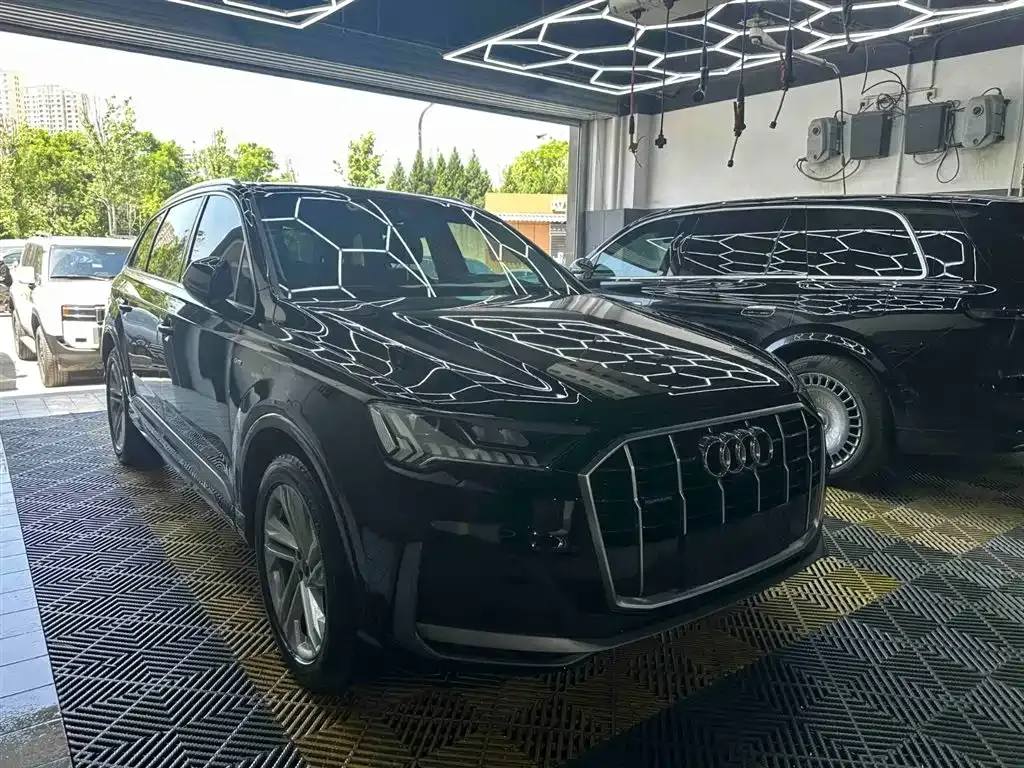 Audi Q7 — фото 5