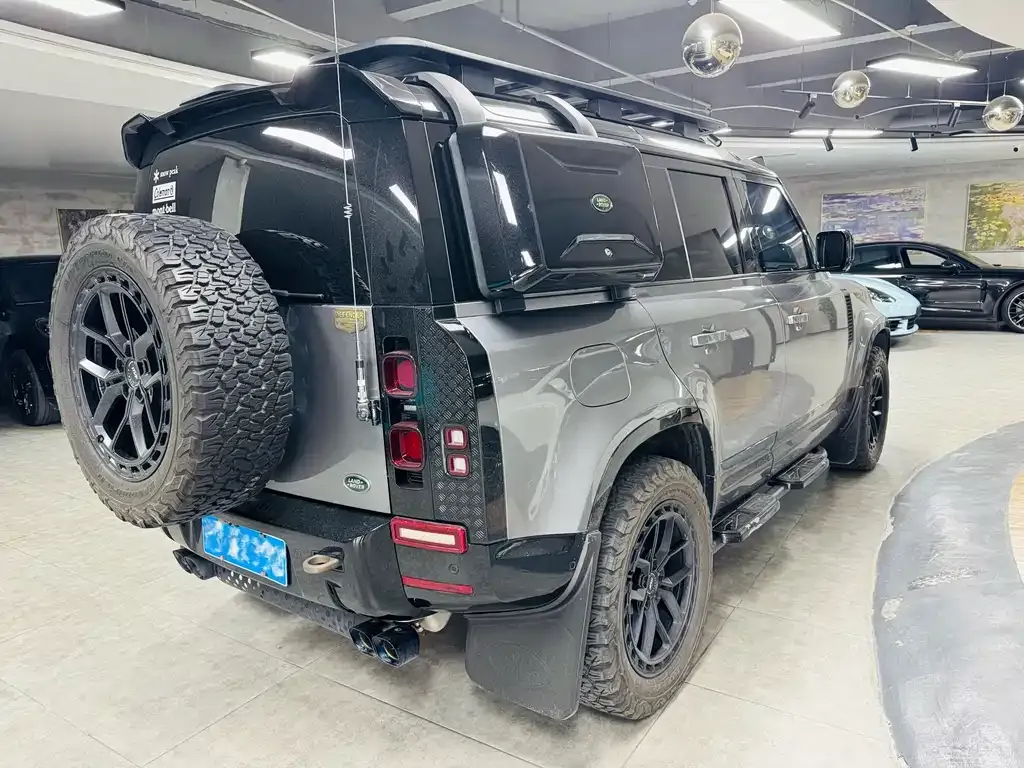 Land Rover Defender — фото 9