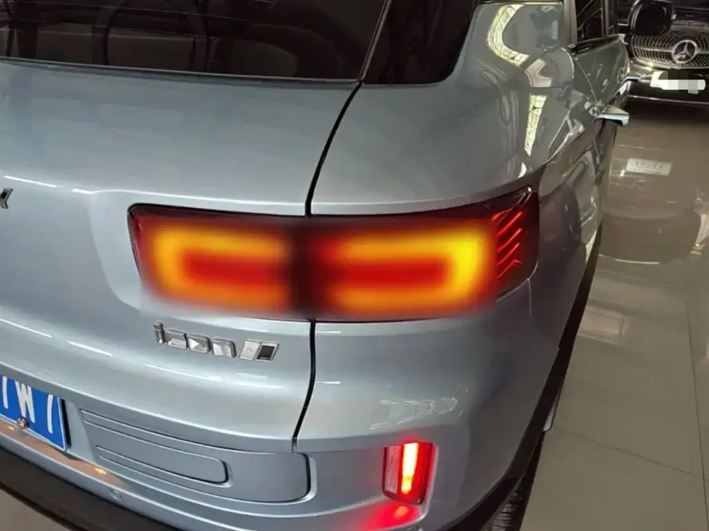 Geely Icon — фото 6