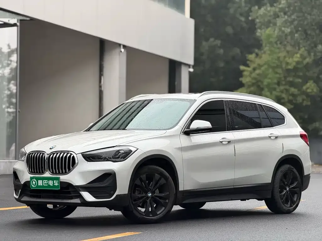 BMW X1 — фото 1