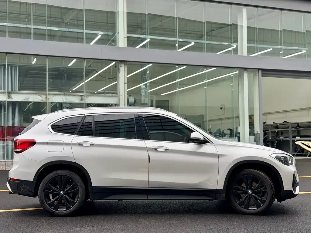 BMW X1 — фото 6