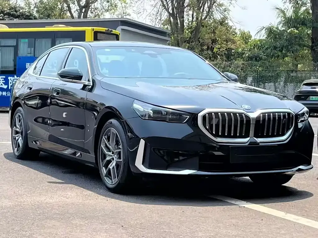 BMW i5 — фото 7