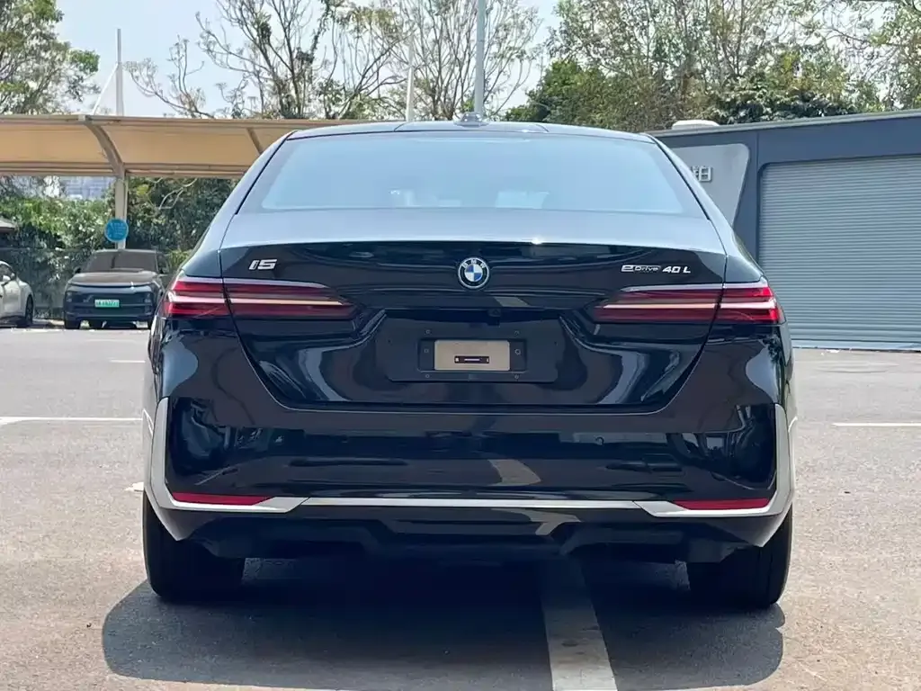BMW i5 — фото 9