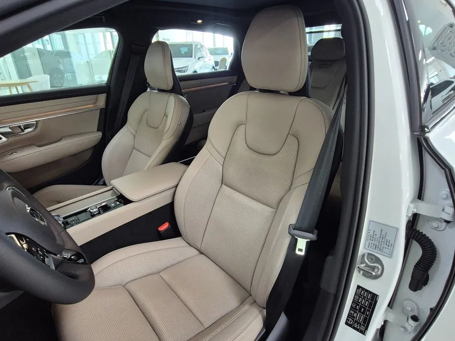 Volvo S90 — фото 10