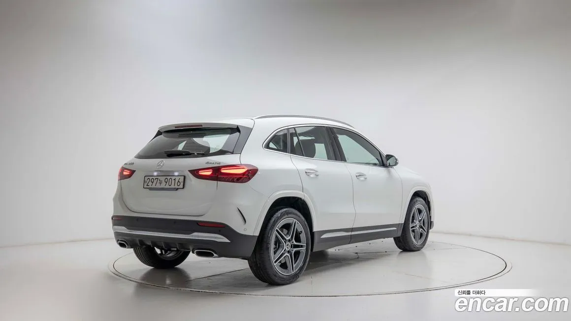 Mercedes-Benz GLA-Class — фото 6