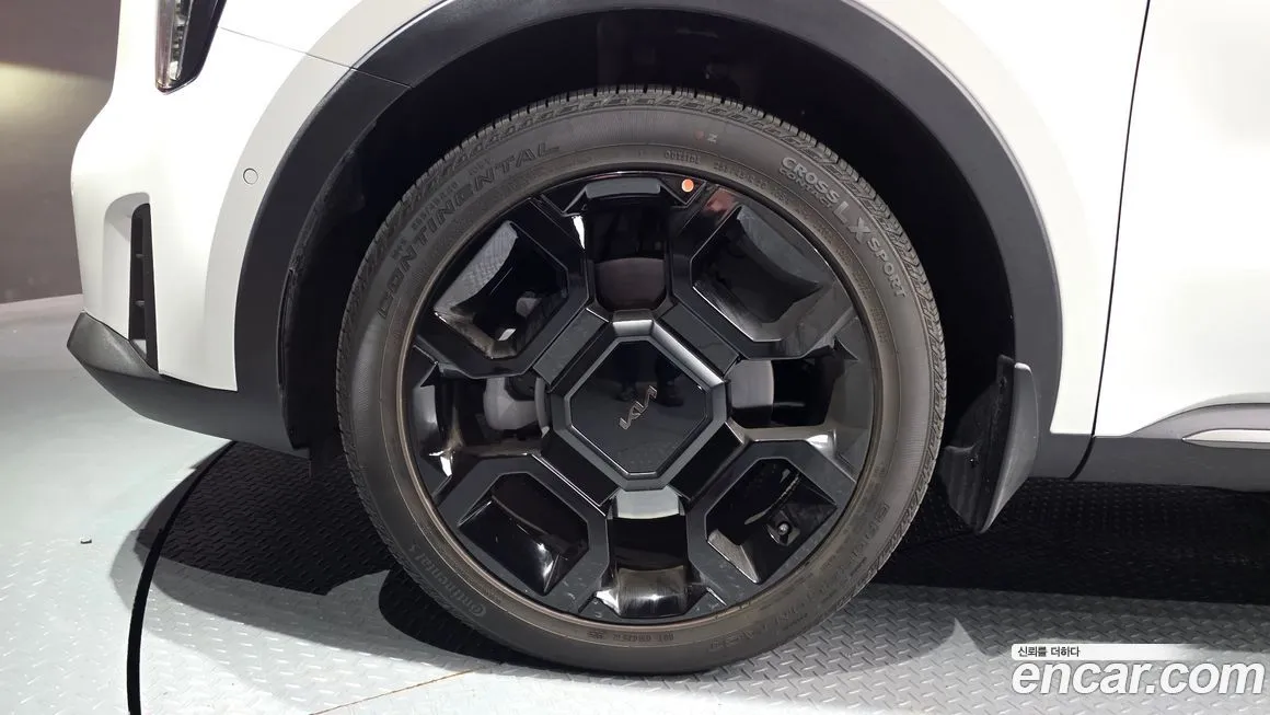 Kia Sorento — фото 10