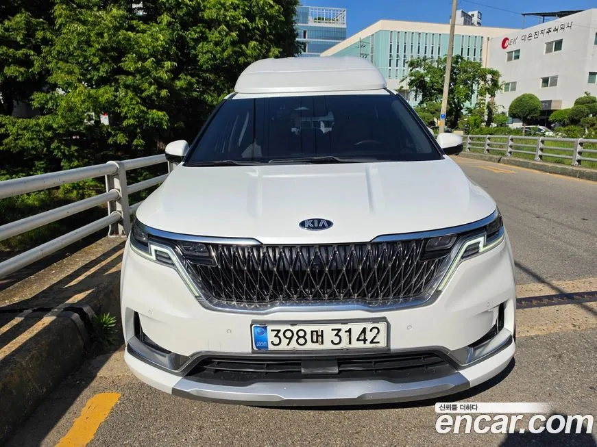Kia Carnival — фото 1