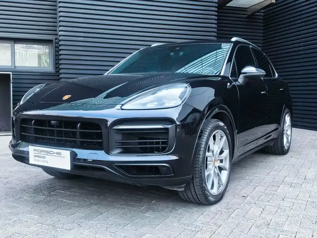 Porsche Cayenne — фото 1