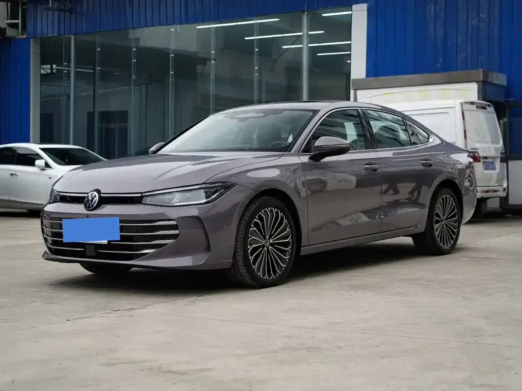Volkswagen Passat — фото 1
