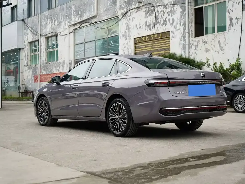 Volkswagen Passat — фото 8